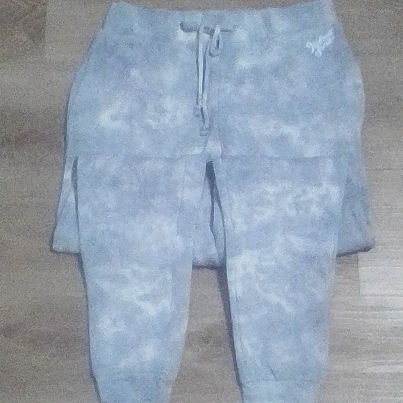 Victoria Secret Outfit - Picture 2 of 2